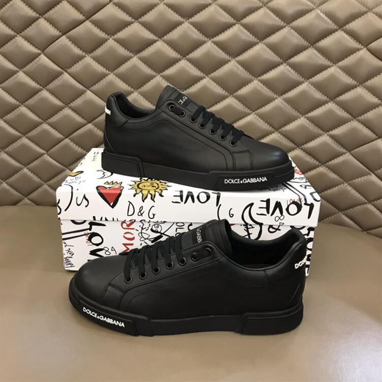 DOLCE   GABBANA BLACK LOW TOP SNEAKER ?��� DG009