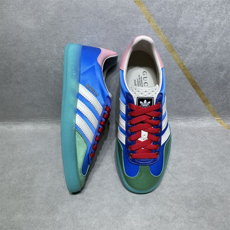 GUCCI X ADIDAS GAZELLE LOW-TOP SNEAKERS IN LIGHT BLUE   GCC029
