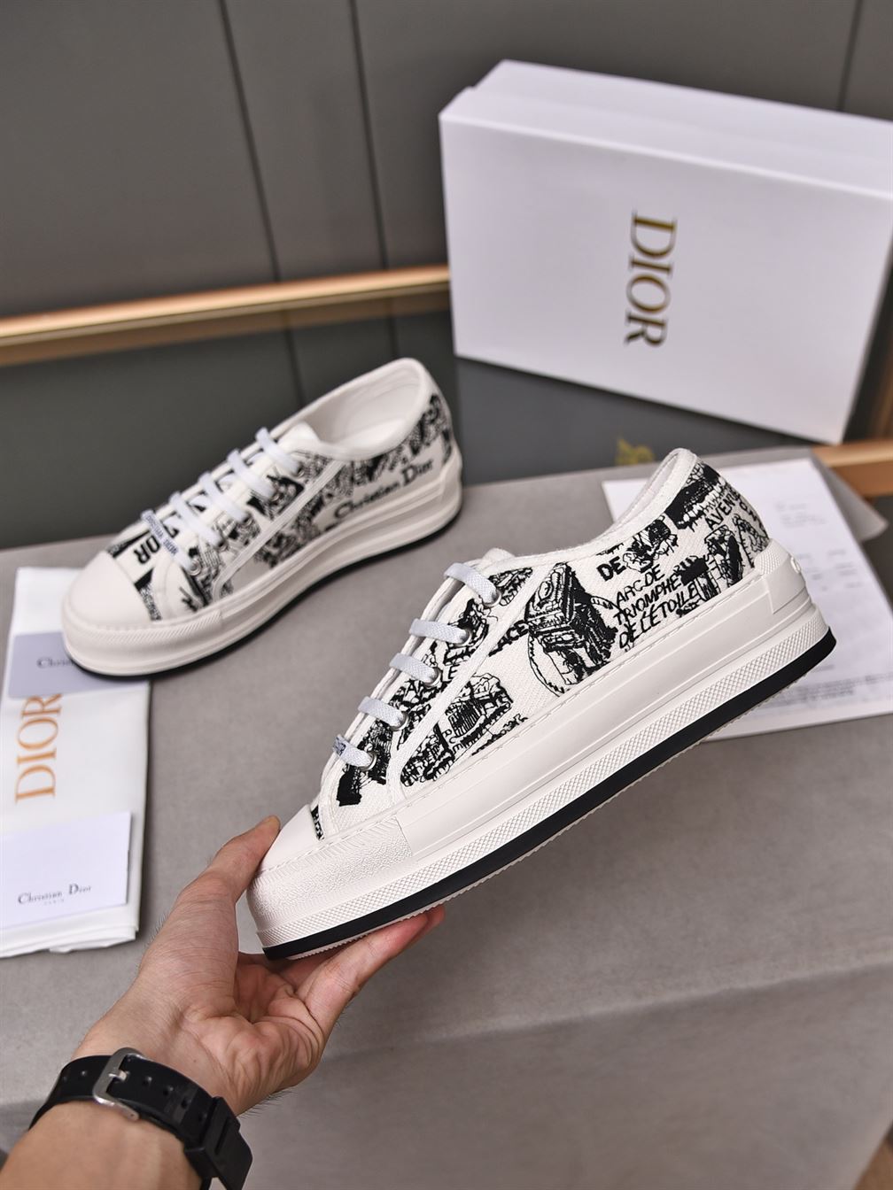 DIOR WALK��N��DIOR PLATFORM LOW-TOP SNEAKER   DO145