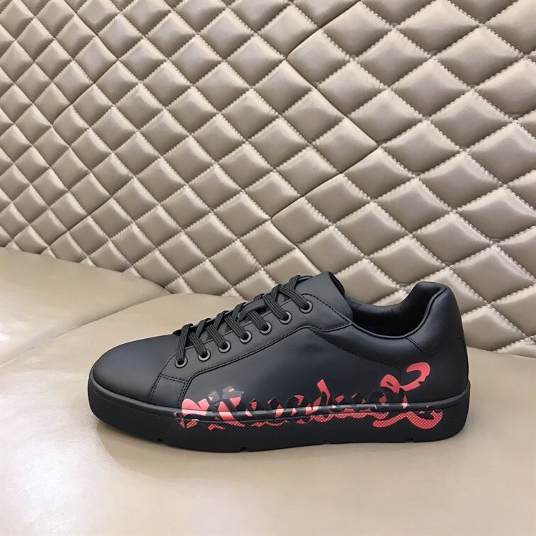 CHRISTIAN LOUBOUTIN LOW TOP SNEAKER   CLS020