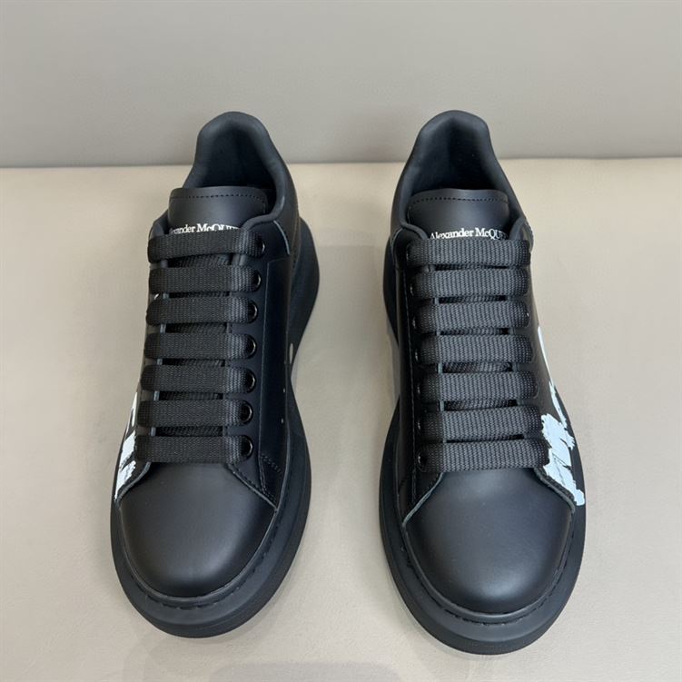 ALEXANDER MCQUEEN GRAFFITI OVERSIZED SNEAKER IN BLACK   ALD021
