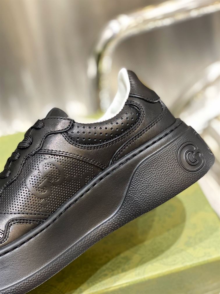 GUCCI MEN S GG EMBOSSED SNEAKER BLACK LEATHER   GCC004