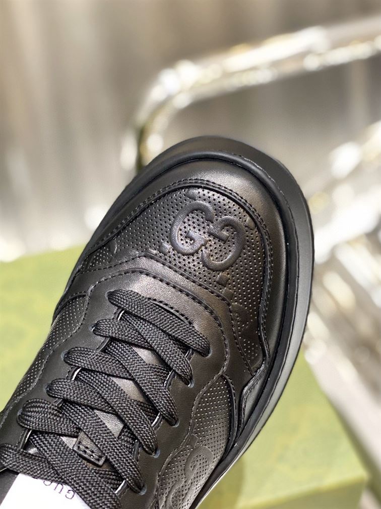 GUCCI MEN S GG EMBOSSED SNEAKER BLACK LEATHER   GCC004