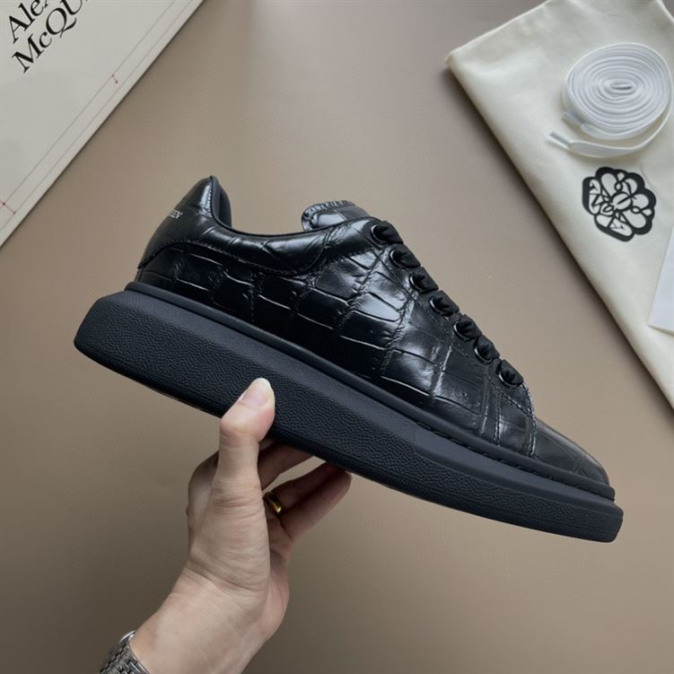 ALEXANDER MCQUEEN ALL-OVER STAMPED CROCODILE SNEAKERS   ALD019