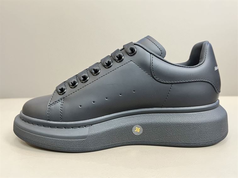 ALEXANDER MCQUEEN GRAFFITI OVERSIZED SNEAKER IN BLACK   ALD021