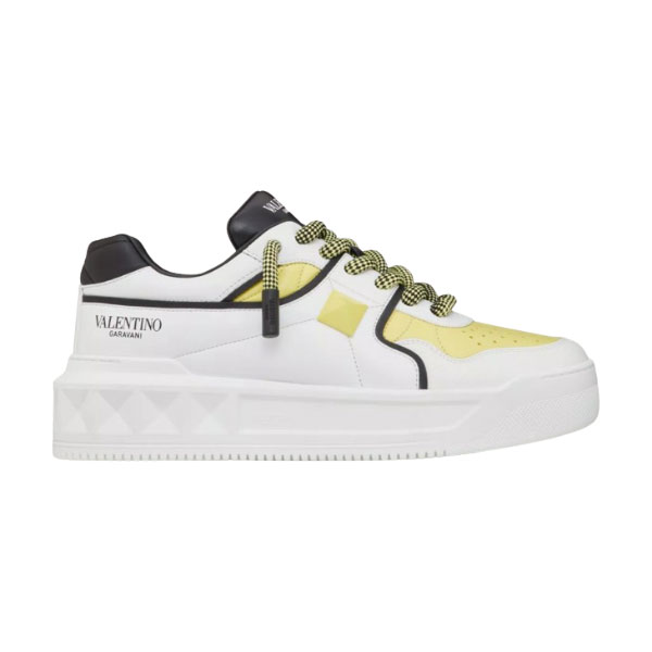 VALENTINO ONE STUD XL NAPPA LEATHER LOW-TOP SNEAKER   VN008