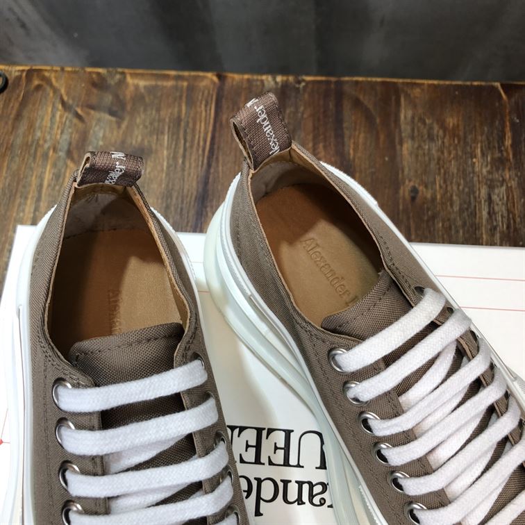 ALEXANDER MCQUEEN TREAD SLICK LOW-TOP SNEAKERS   ALD027