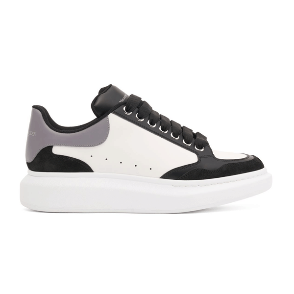 ALEXANDER MCQUEEN OVERSIZED SNEAKER IN BLACK/WHITE   ALD039
