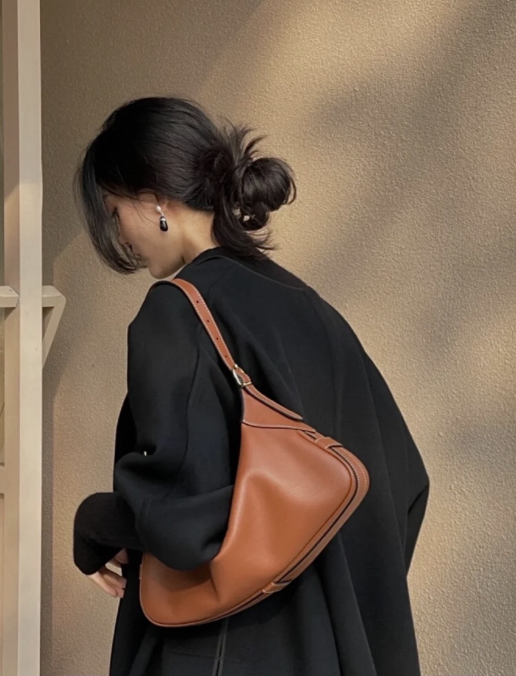 Celine Underarm Bag with Sleek Design