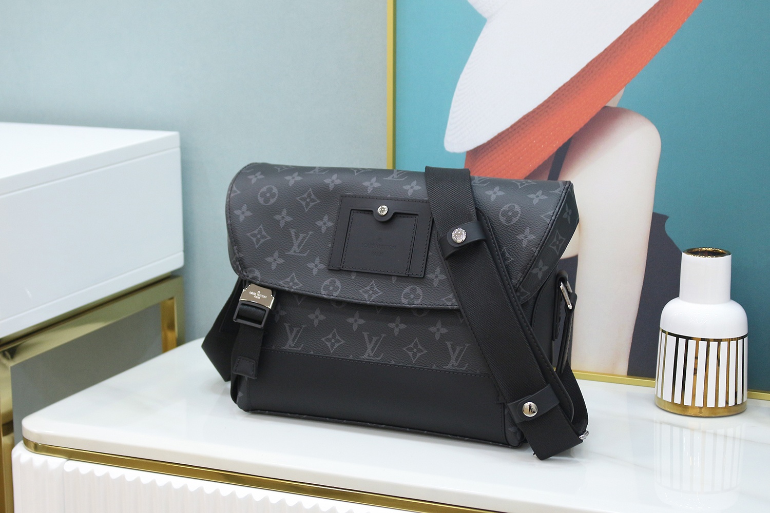 Louis Vuitton VOYAGER Mini Messenger Bag