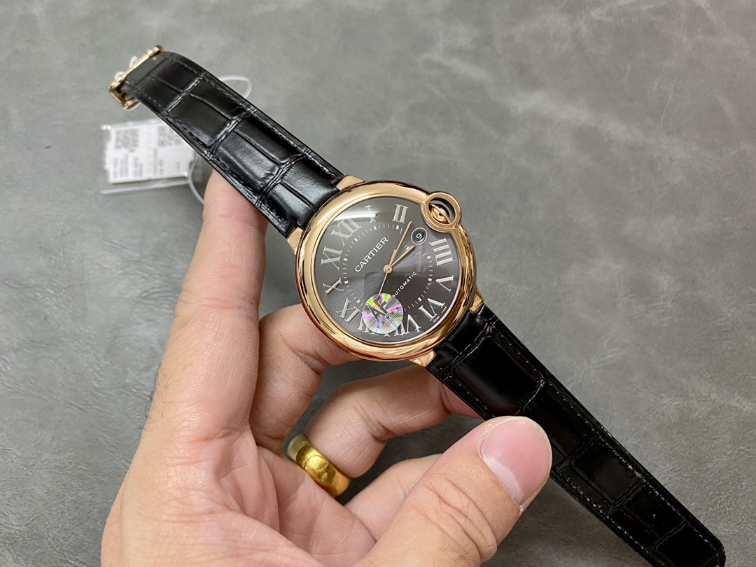 Cartier Tank Quartz Watch – 18K Rose Gold & Crocodile Leather