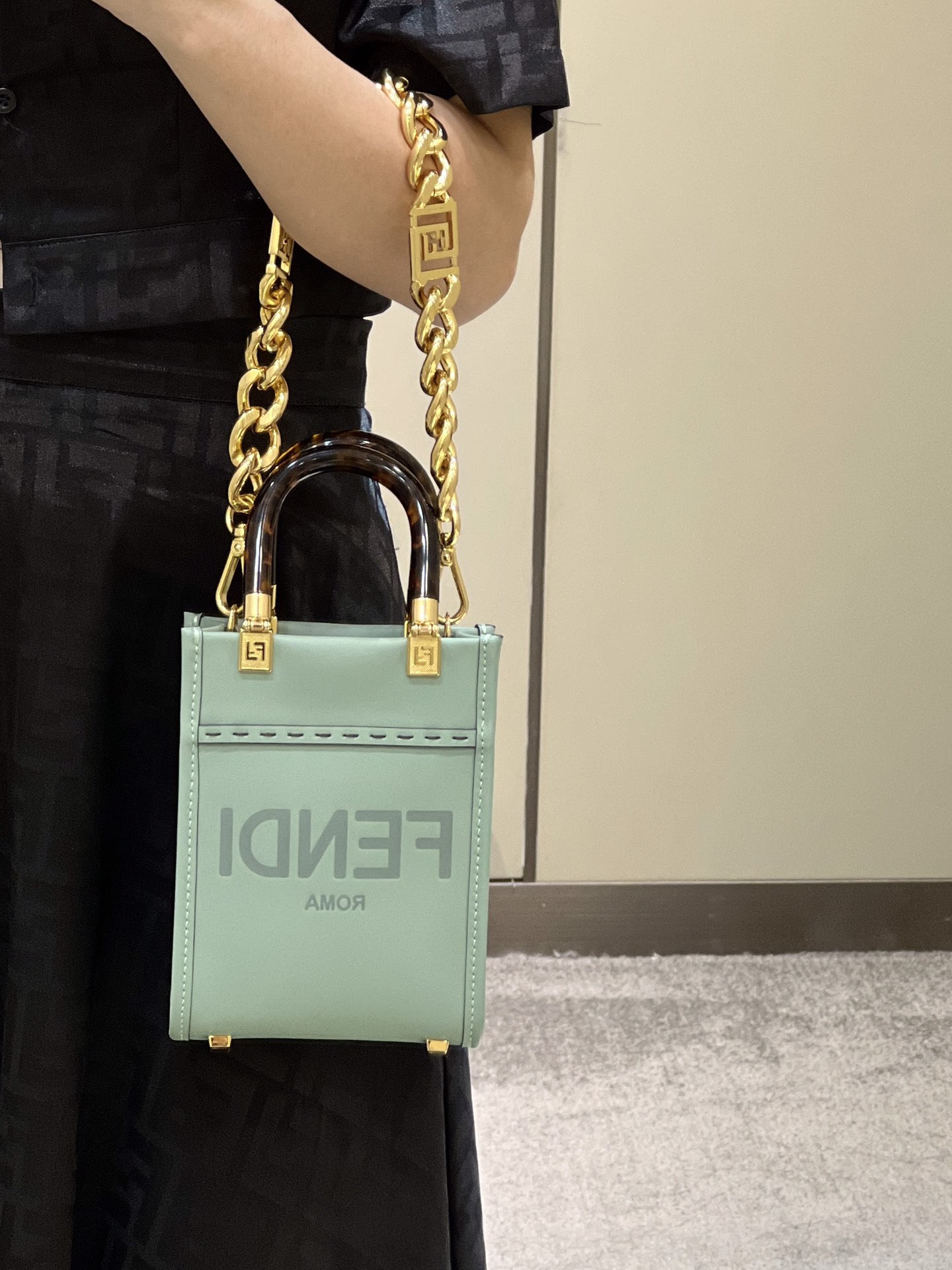 Fendi High-Quality Must-Have Small Bag-green