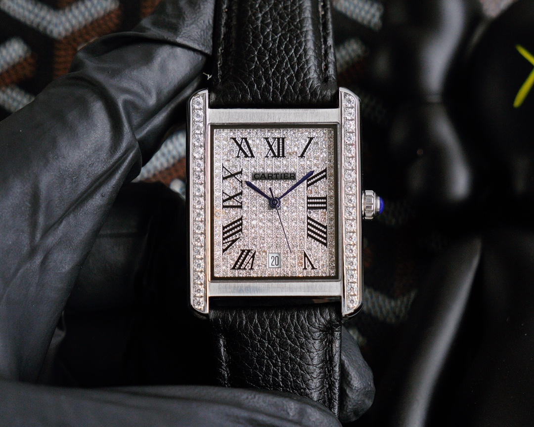 CARTIER Tank Series Men's Mechanical Watch – A Timeless Classic