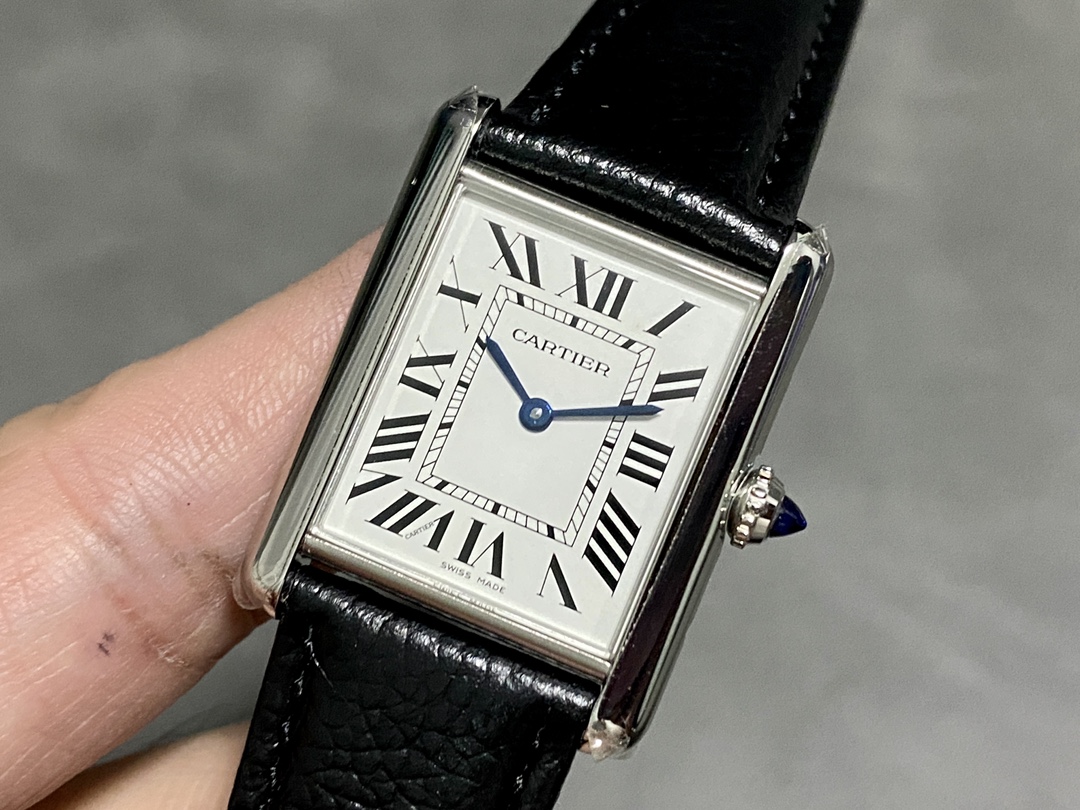 Cartier Tank Series Quartz Watch with Roman Numerals 33.7mm x 25.5mm