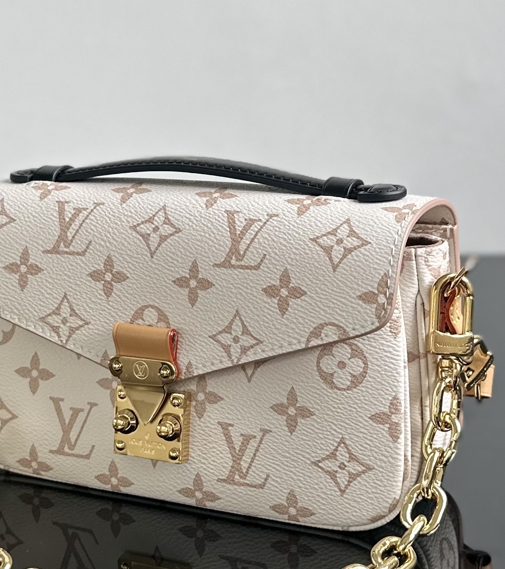 Louis Vuitton Sable Pochette Métis East West Handbag