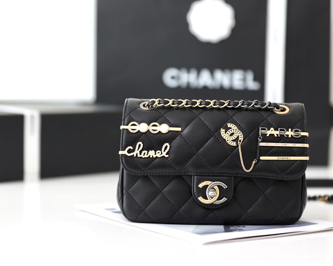 CHANEL 2022cc Early Spring Resort Collection Black Gold Badge 22C Chain Flap Bag