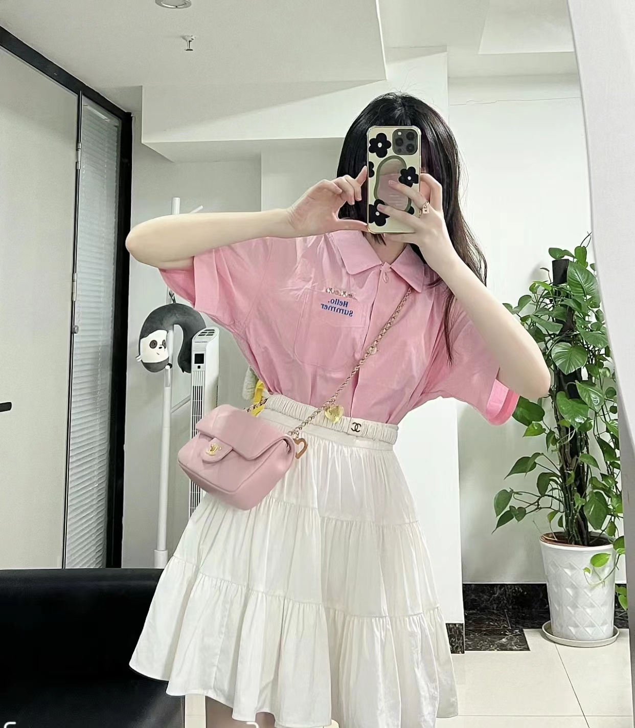 CHANEL 2022cc Early Spring Resort Collection  Pink Gold Badge 22C Chain Flap Bag