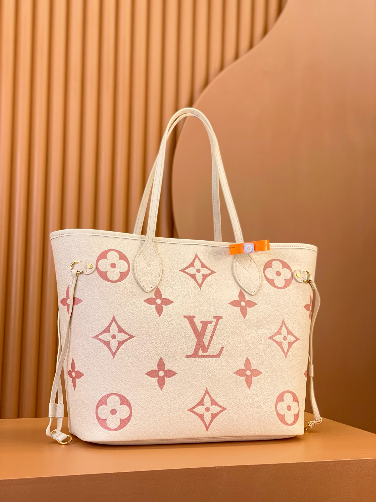 Louis Vuitton Neverfull MM in Orange