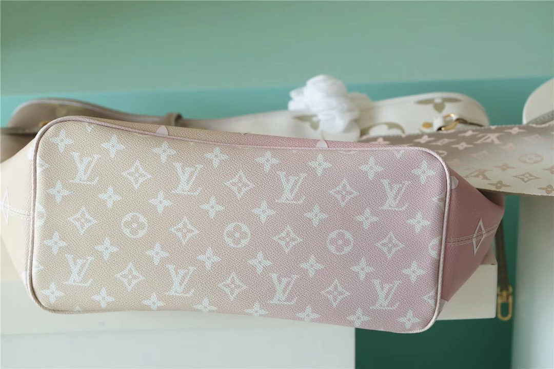 Louis Vuitton Neverfull MM in Light Green & Pink Gradient