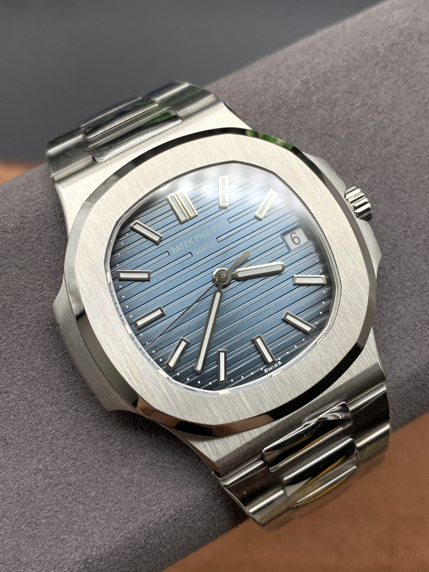 Patek Philippe - Nautilus