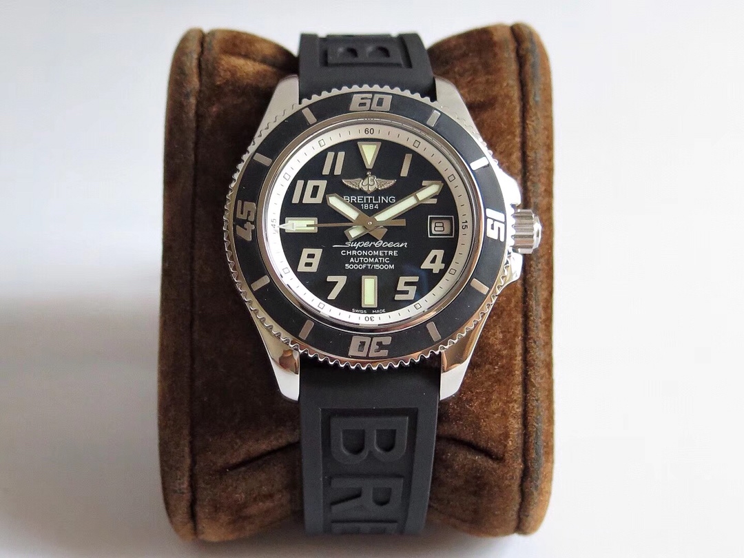 Breitling A1736402 Super Ocean