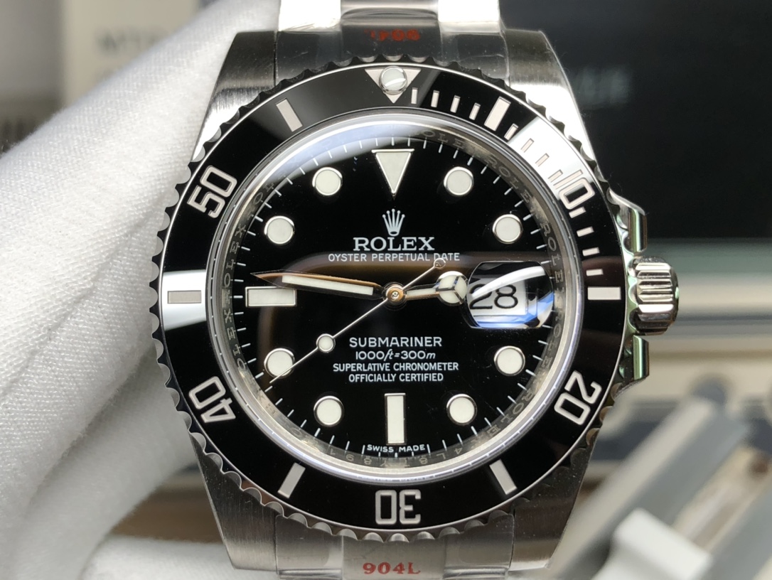 Rolex Submariner 40mm — Classic Black Dial | 904L Oystersteel | Replicated Caliber 3135 Movement
