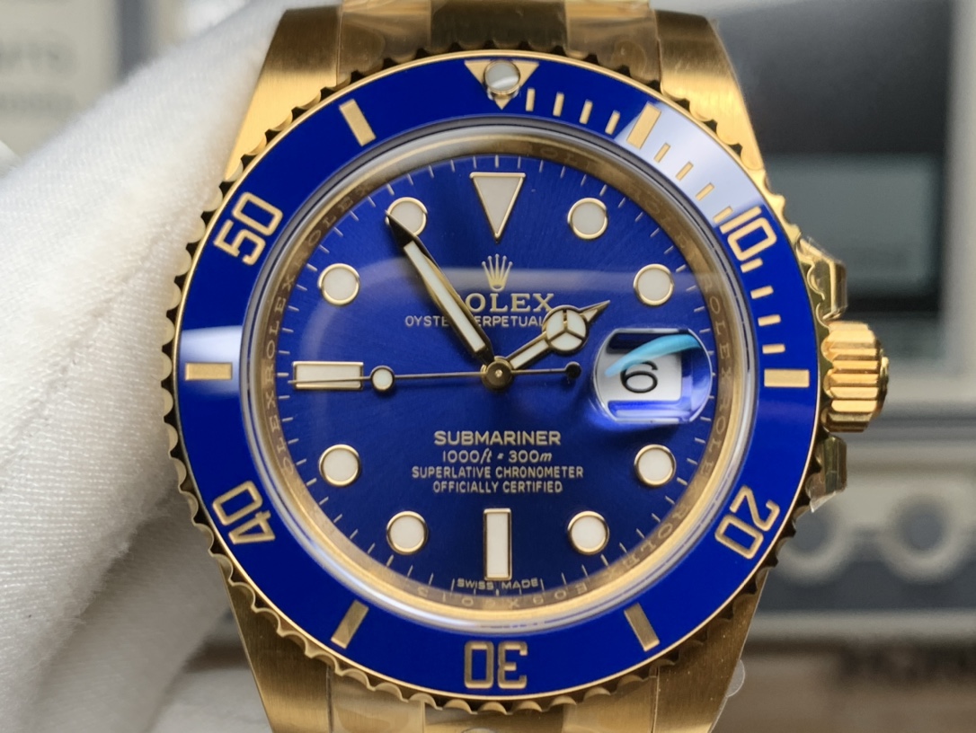 Rolex Submariner 40mm — Gold Case Blue Dial | Replicated 3135 Movement | 904L Steel