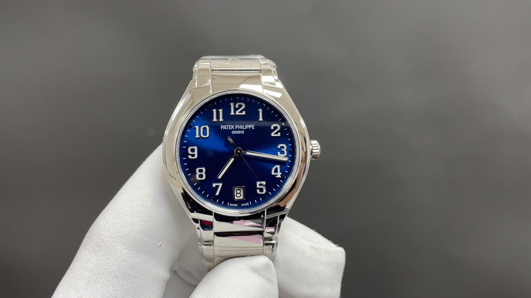 Patek Philippe TWENTY~4 Series 7300 – Exquisite Luxury with 160 Diamonds