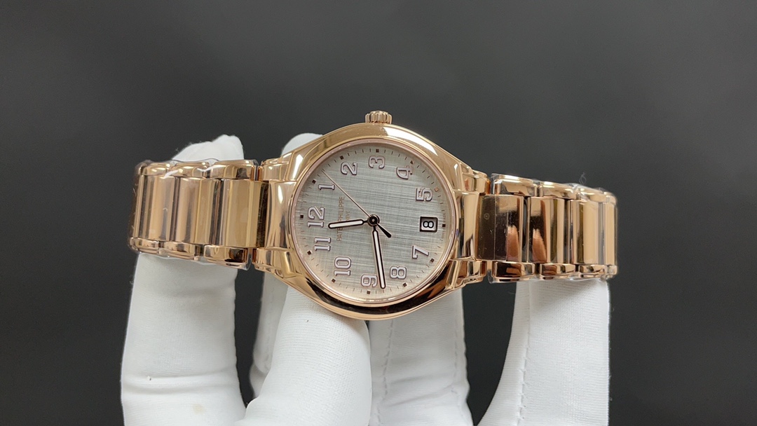 Patek Philippe TWENTY~4 Series 7300 – Exquisite Luxury with 160 Diamonds