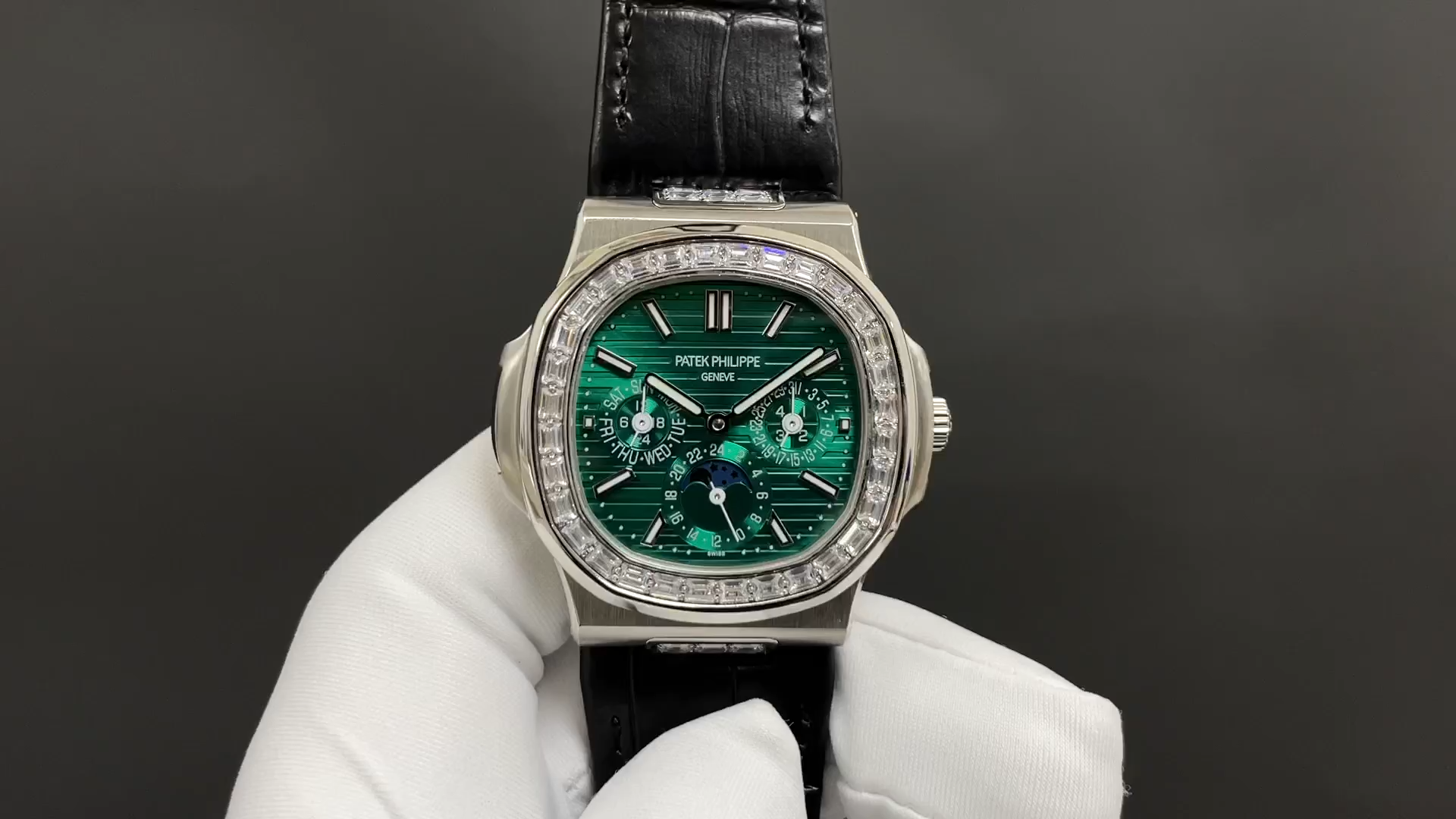 Patek Philippe 5740/1G-001 Super Complicated Nautilus