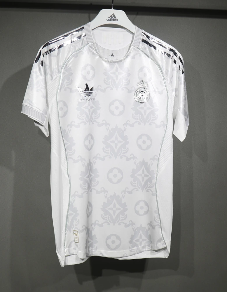 Real Madrid Authentic x LV Special Edition Shirt 2025/26