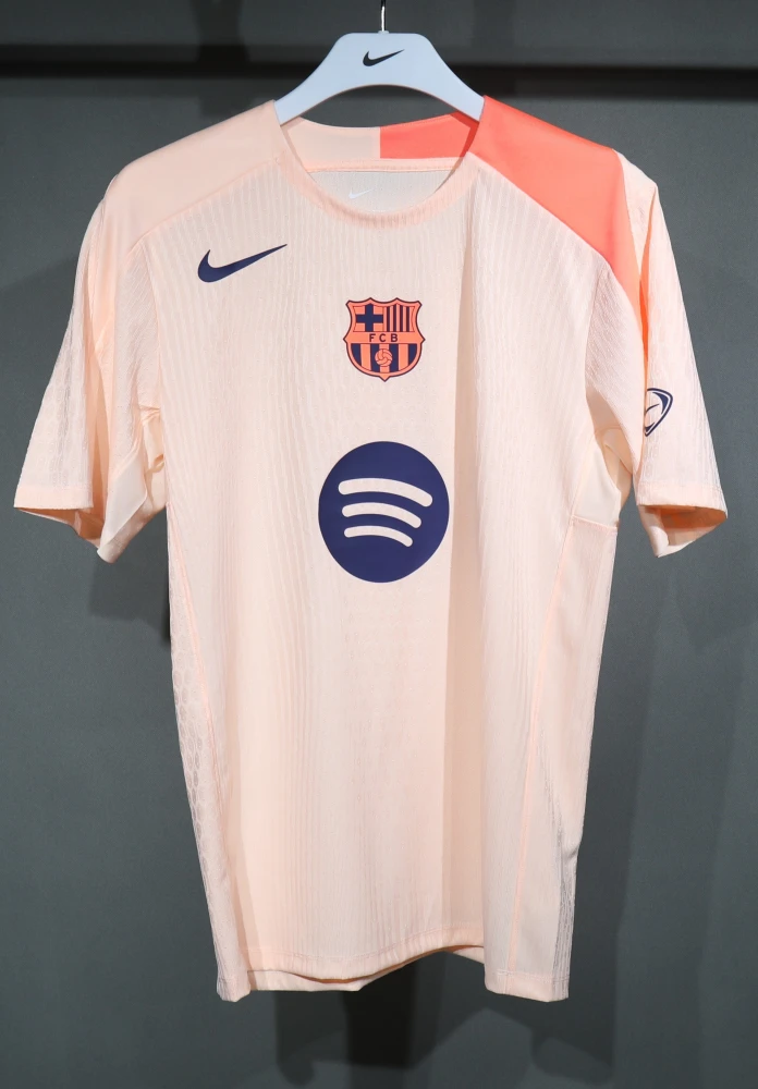 Barcelona Authentic Soccer Jersey Pink Training Shirt 2025/26