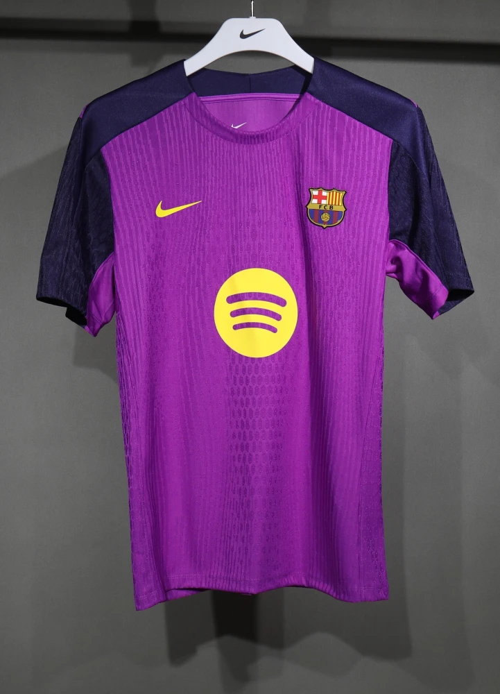 Barcelona Authentic Soccer Jersey Purple Training Shirt 2025/26