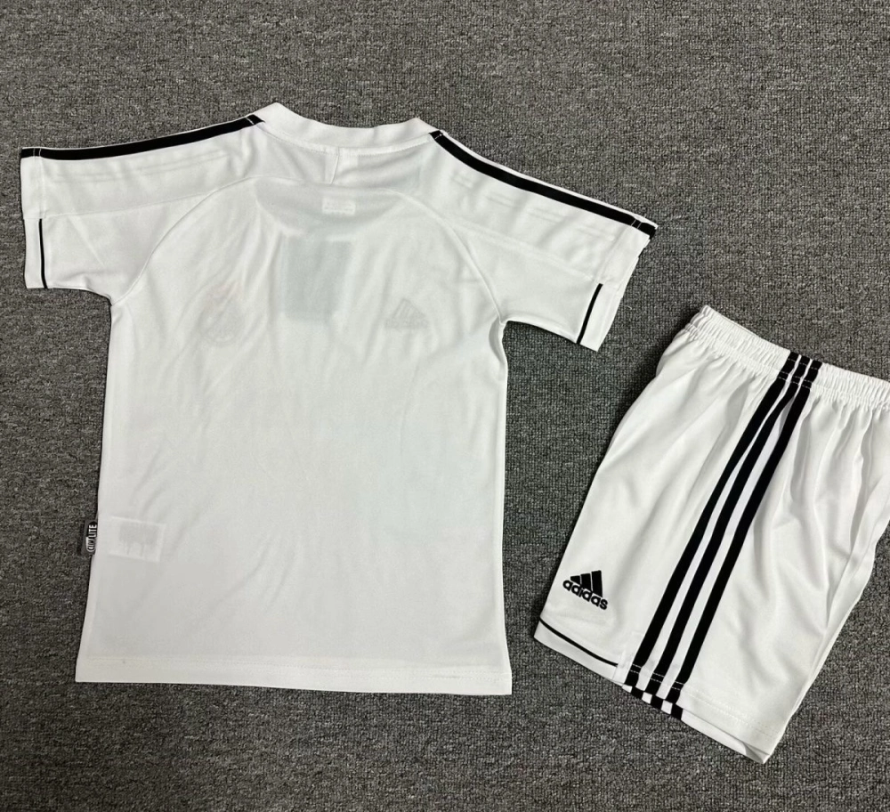 Real Madrid Retro Jersey Home Kids Kit Jersey+Shorts 2003-04