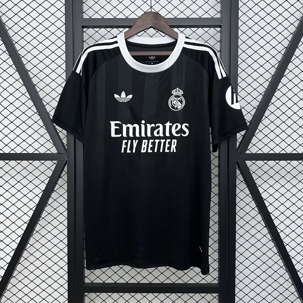 Real Madrid Football Jersey Black Goalkeeper Custom Shirt 2025/26