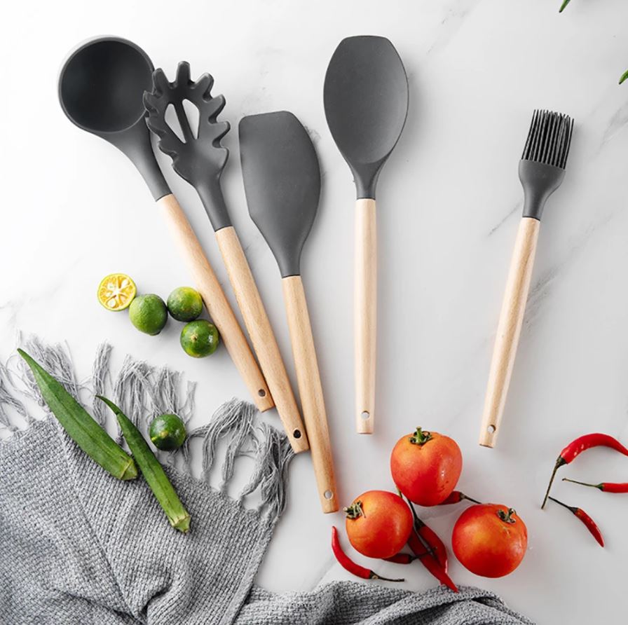 Set Cocina de Silicona mango de madera- color negro