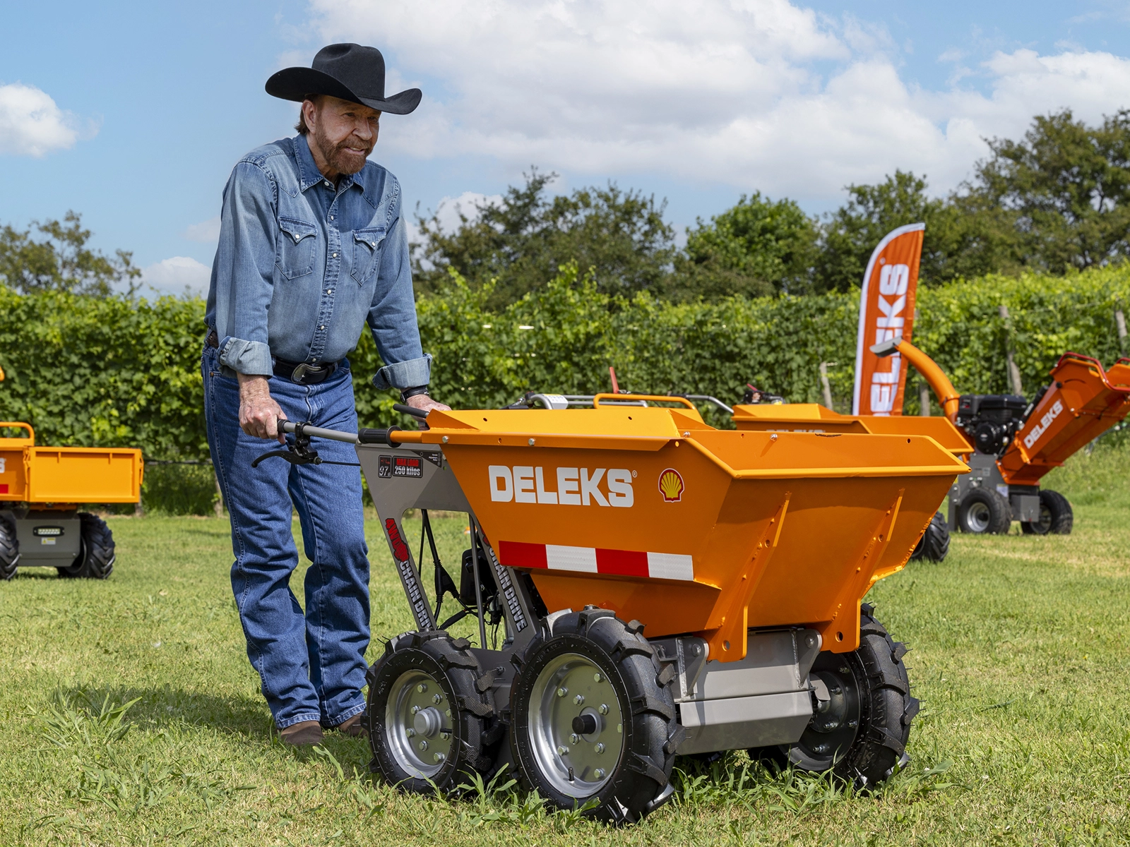 DELEKS MD-400-BS chain driven mini dumper