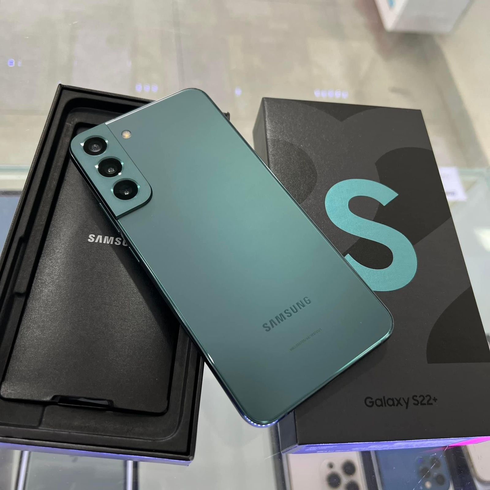 Refurbished Samsung Galaxy S22 Plus Fully Unlocked