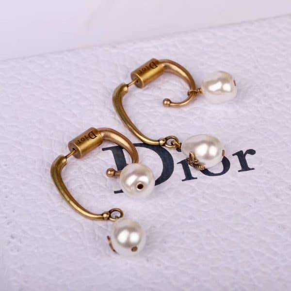 Cheap Dior Perles De D??sir Logo Pattern Pearl Pendant Ladies Gold Plated CD-Bee Earrings UK E0864PDSFW_D301