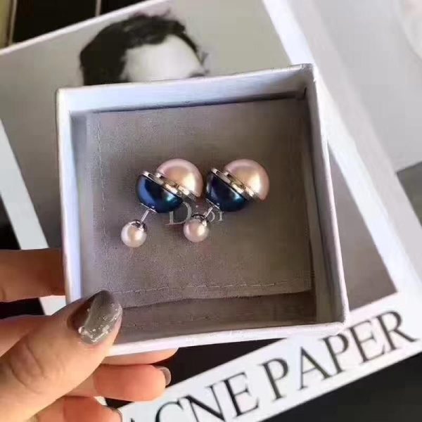 All The Rage Dior Tribales Yellow Gold Detail White-Blue Interlaced Pearl Asymmetric Stud Earrings Blue/White