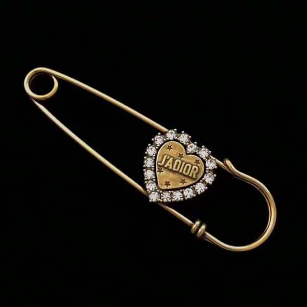 Popular Party Style Dior L’Amour Avenir Heart-shaped White Crystal Edging Charming Ladies Aged Gold-tone Brooch V0290LAVCY_D908