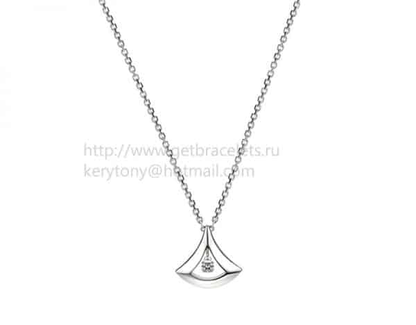 Divas’ Dream White Gold Openwork Necklace with White Gold Pendant with a Central Diamond