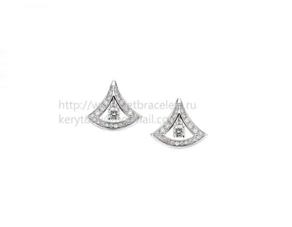 DIVAS’ Dream Openwork Earrings White Gold Set with Pave Diamonds and a Central Diamond