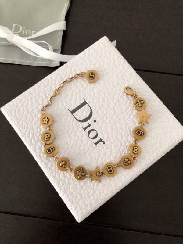 Christian Dior Amulettes D’amour Round-Star Charm Female Vintage Brass Bracelet In UK Replica B0902AMUMT_D907