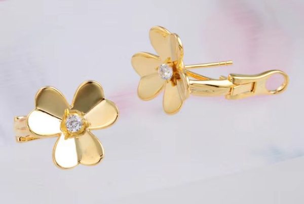Van Cleef Arpels Frivole Small Earrings Rose Gold/Yellow Gold With Diamond