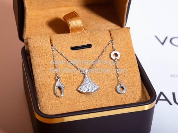 Divas Dream Small Necklace with Pave Diamonds White Gold Knockoff
