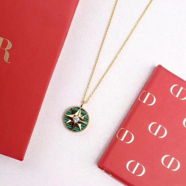 Imitation Christian Dior Rose Des Vents Females Green Eight-Pointed Star Pendant Diamonds Necklace Yellow Gold/Rose Gold