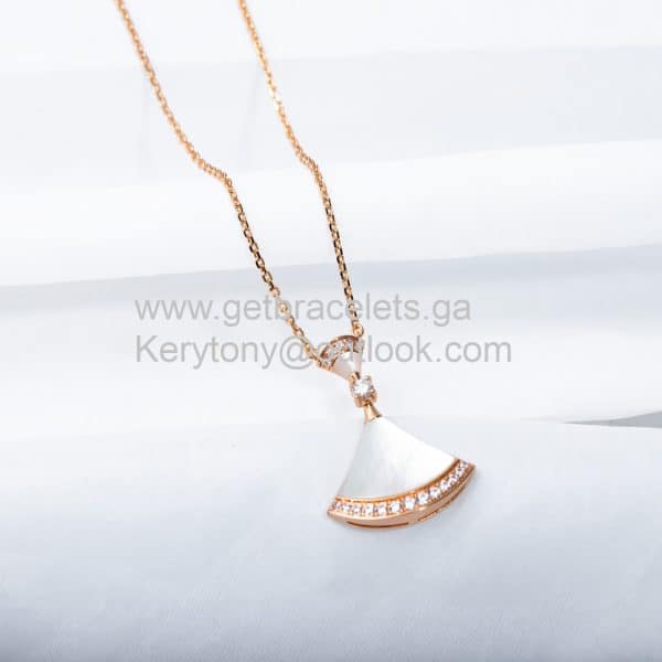 Divas Dream Necklace with Mother of pearl and Pave Diamodns Rose Gold 1:1 Replica
