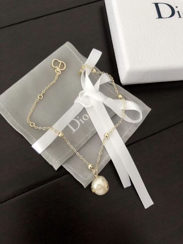 Dior Perles de D??sir White Pearl Paved Bee Pendant Ladies Gold-Plated CD Bracelet Malaysia B0904PDSFW_D301