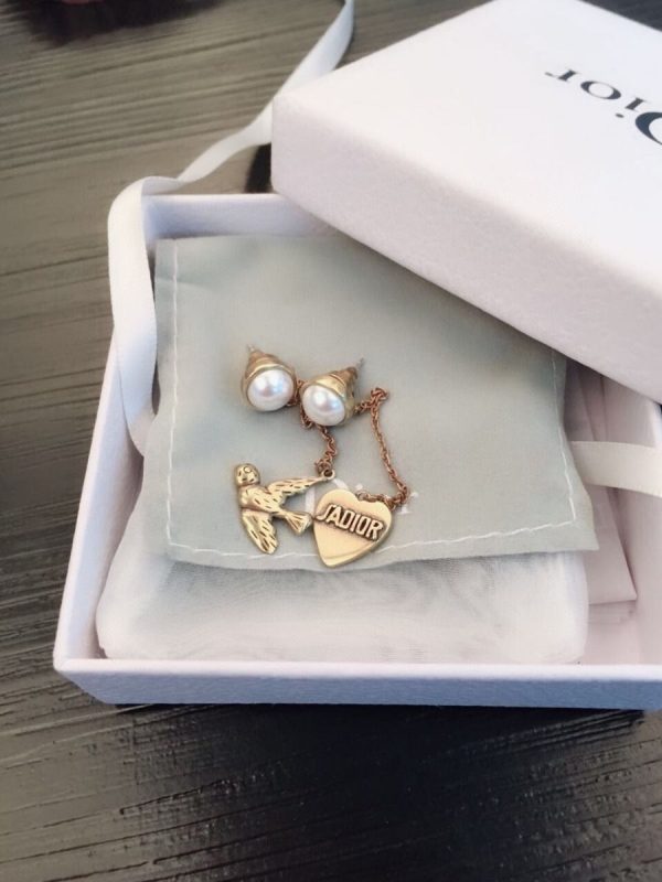 Spring Latest Dior J??Adior Classic Brass White Detail Asymmetric Swallow Heart Pendants Long Tassel Earrings For Ladies